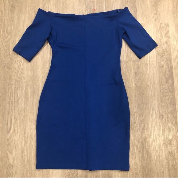 Aritzia Dresses & Skirts - TALULA Aritzia Off the Shoulder Dress Size Small